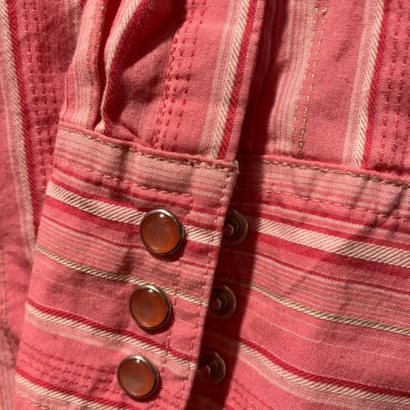Western shirt, pearl snaps, like new - Picture 2 of 5